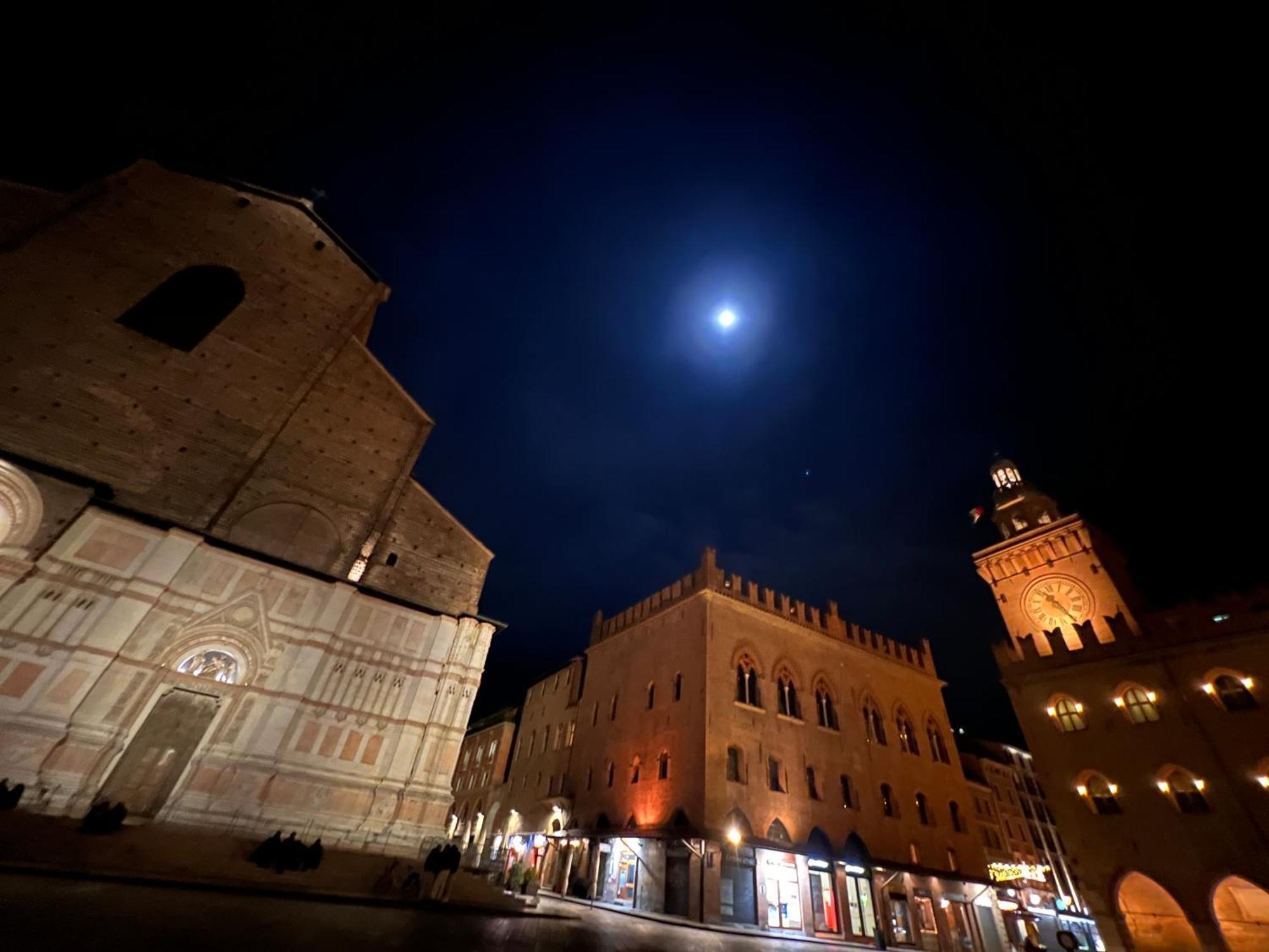 House Of Chariot - In The Heart Of Bologna Bolonha Exterior foto